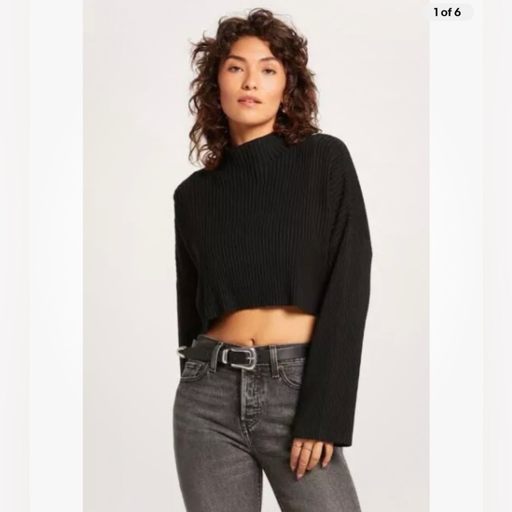 Olivaceous Cropped Knitted Black Sweater Size S. B26